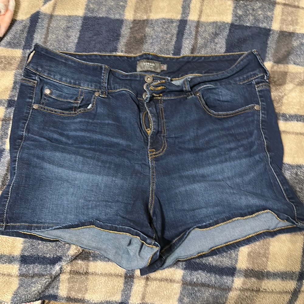 Size 20 Torrid jean shirts
